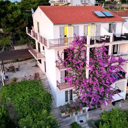 Apartmani Mladina イェルサ エクステリア 写真