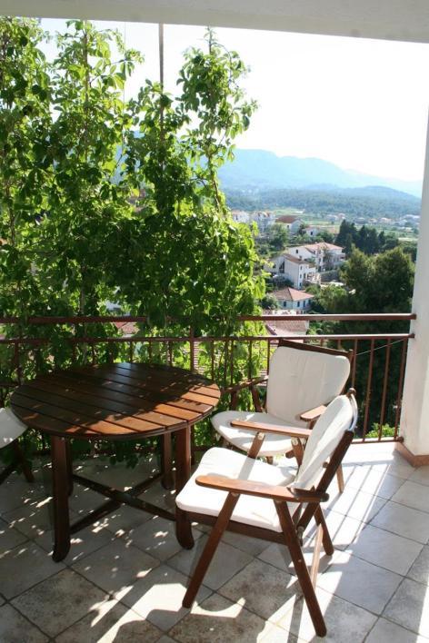 Apartmani Mladina イェルサ エクステリア 写真