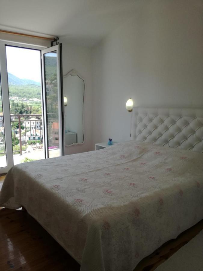 Apartmani Mladina イェルサ エクステリア 写真