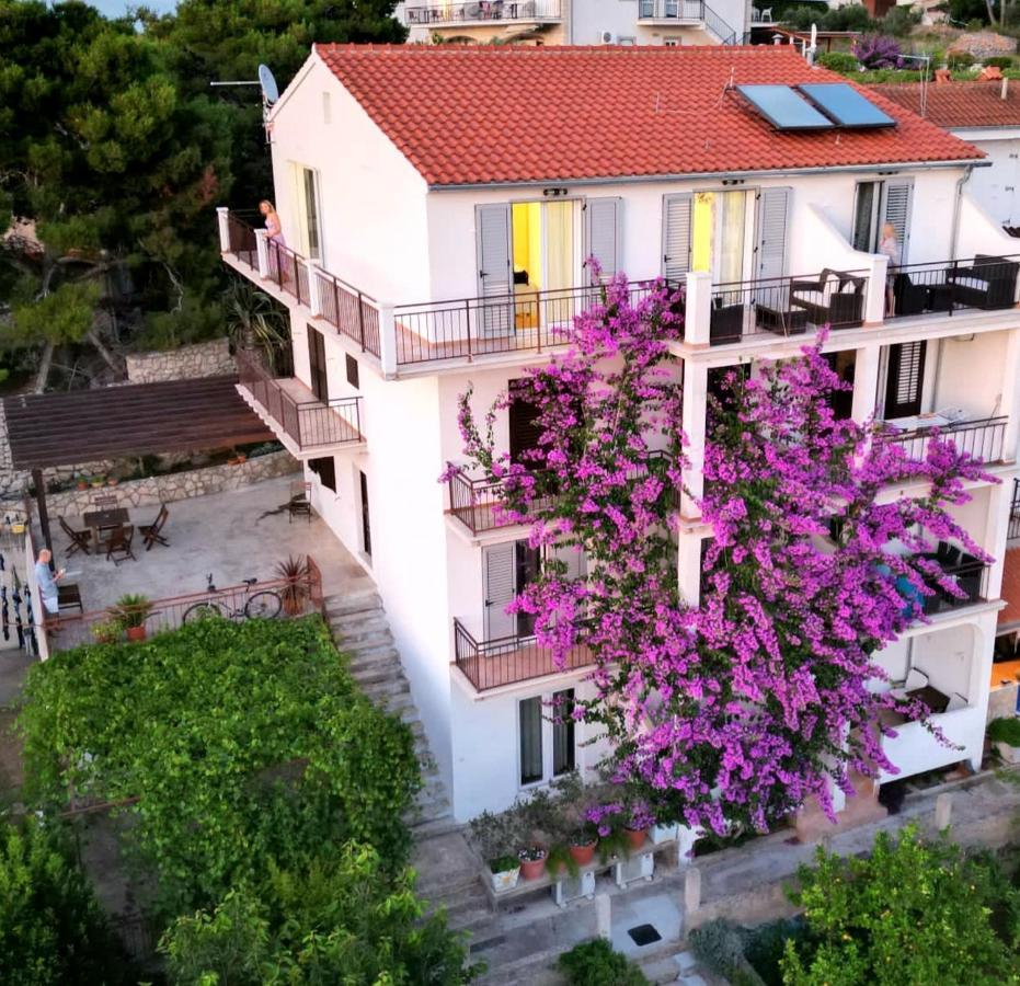 Apartmani Mladina イェルサ エクステリア 写真